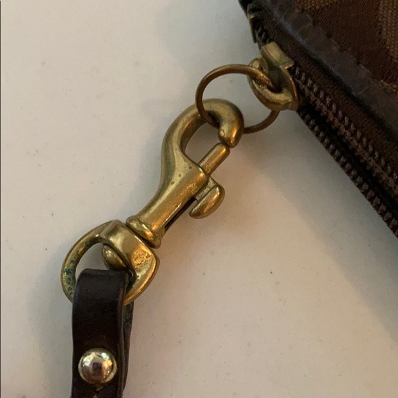 Coach Wristlet Clutch, Medium sized - Picture 4 of 4